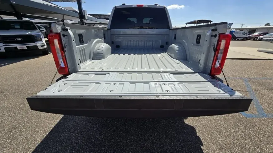 2025 Ford Super Duty F-250 | Photo 8 of 26