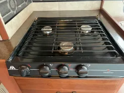 2014 Winnebago Access 31J | Thumbnail Photo 22 of 38