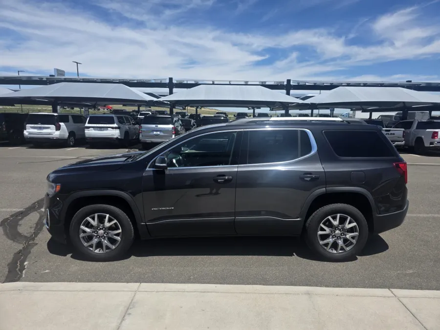 2020 GMC Acadia SLT | Photo 4 of 27