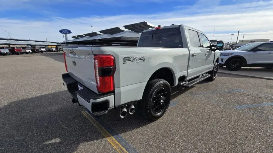 2026 Ford Super Duty F-250 | Photo 5 of 35