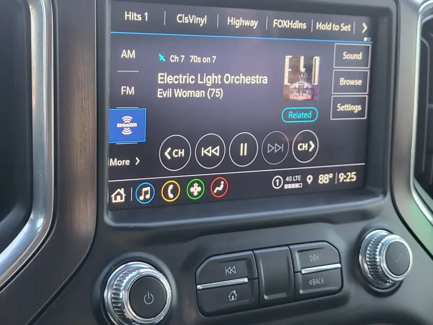 2023 GMC Sierra 2500HD AT4 | Photo 14 of 24
