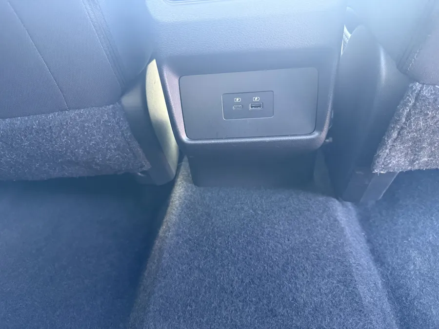 2023 Nissan Rogue SV | Photo 9 of 19