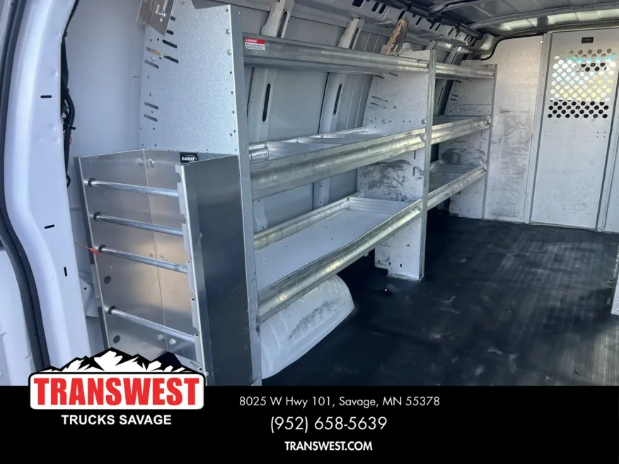 2018 Chevrolet Express | Photo 12 of 18