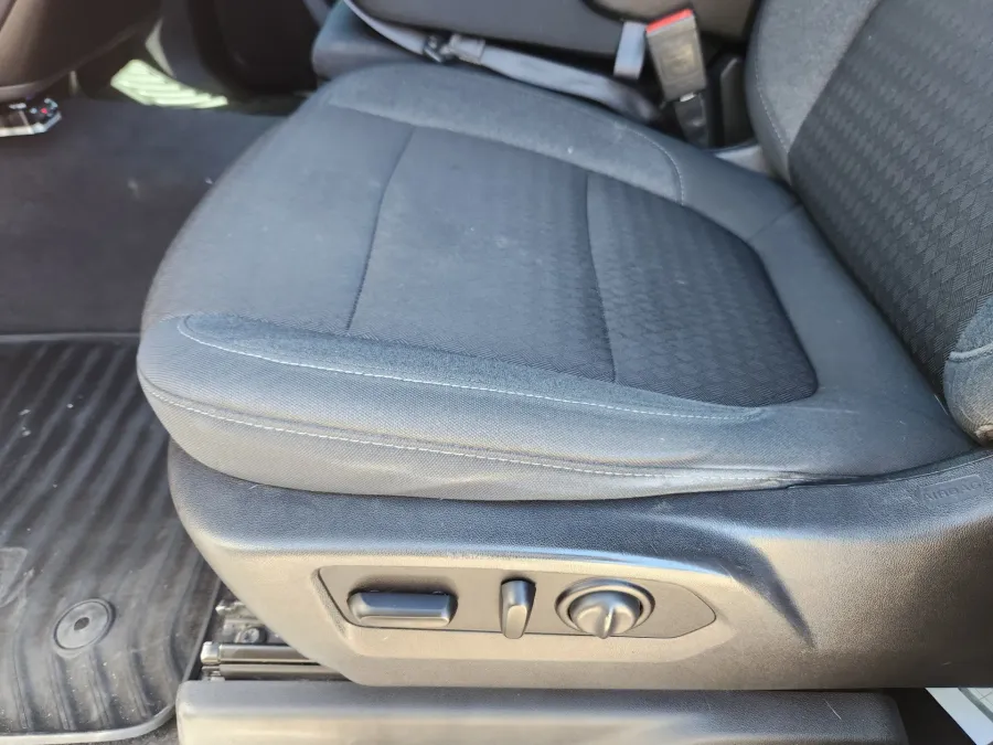 2020 Chevrolet Silverado 1500 LT | Photo 7 of 24