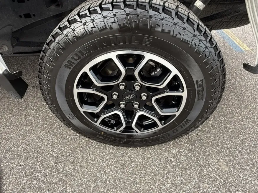 2023 Ford F-150 | Photo 8 of 21