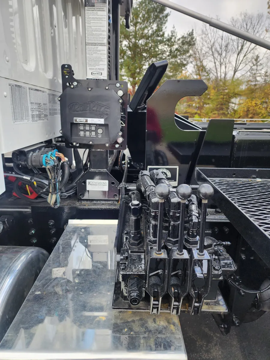 2026 Freightliner 114SD | Photo 7 of 15