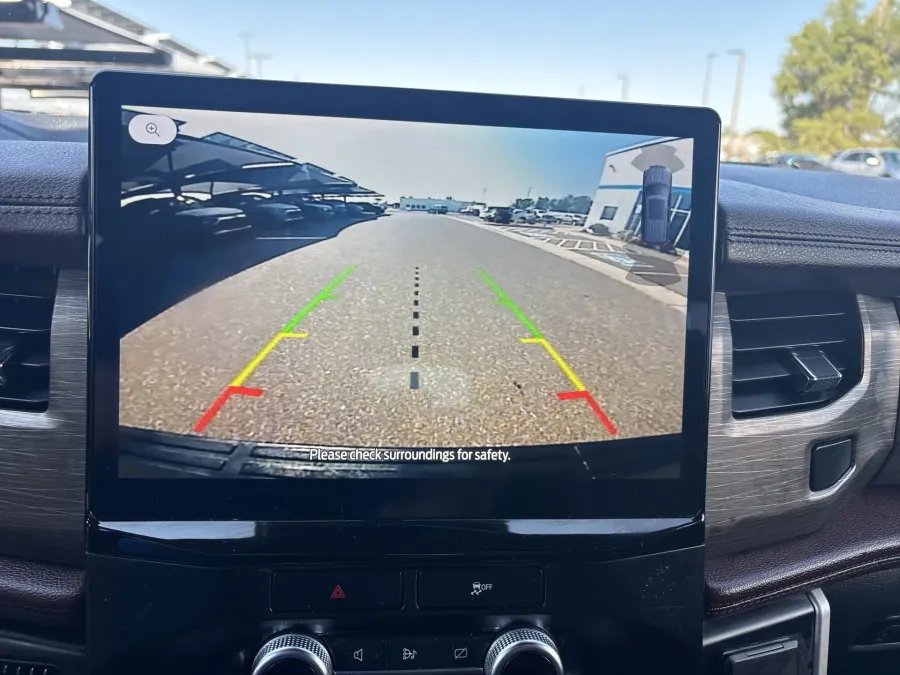 2023 Ford Expedition Max Limited | Photo 17 of 24