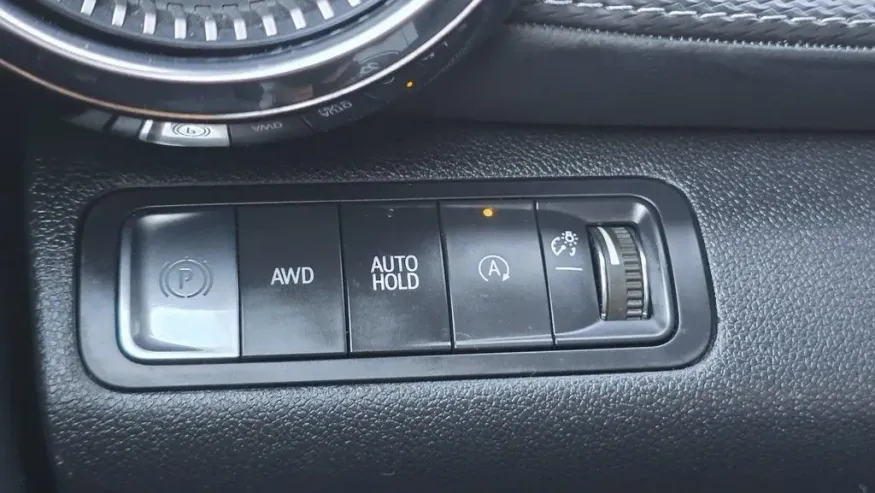 2025 Chevrolet Equinox | Photo 12 of 30