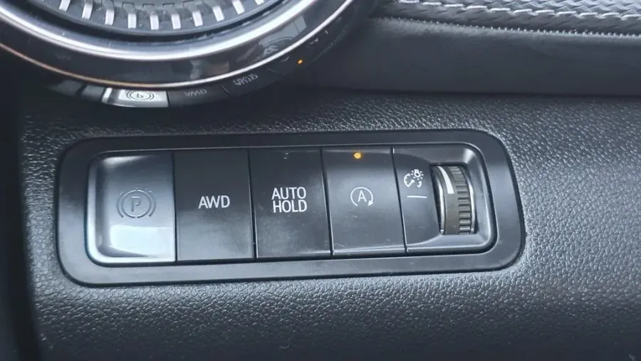 2025 Chevrolet Equinox | Photo 12 of 30