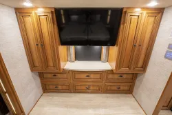 2020 Newmar Dutch Star 4369 | Thumbnail Photo 29 of 55