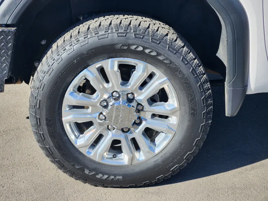 2022 GMC Sierra 3500HD Denali | Photo 5 of 24