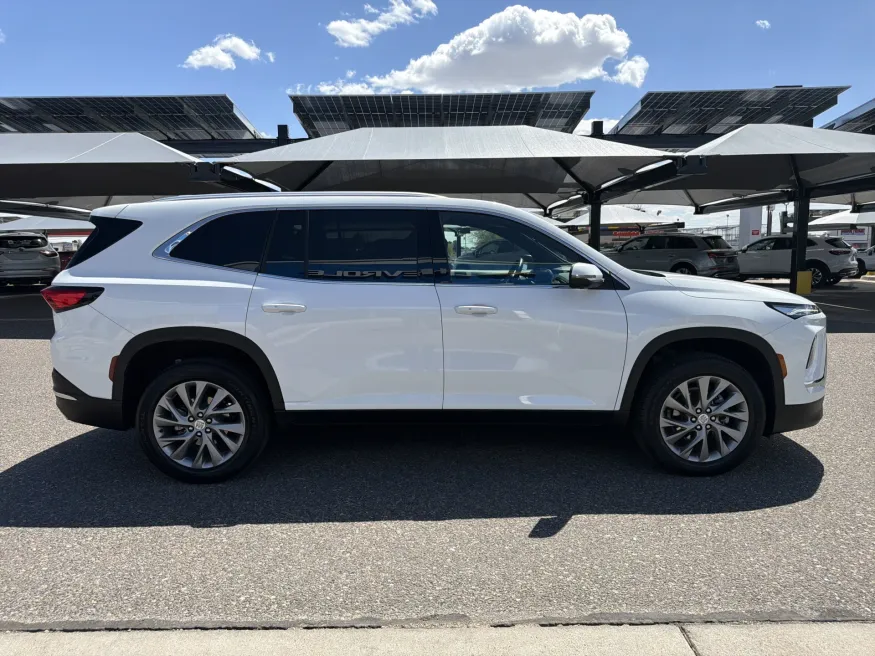 2025 Buick Enclave Preferred | Photo 5 of 21