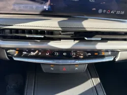 2025 Cadillac XT4 AWD Premium Luxury | Thumbnail Photo 17 of 21