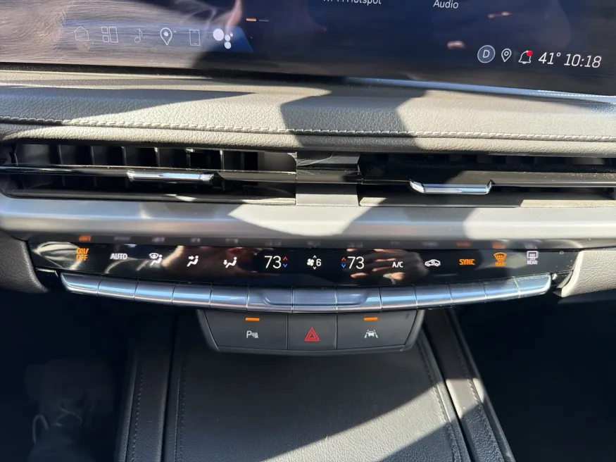 2025 Cadillac XT4 AWD Premium Luxury | Photo 17 of 21