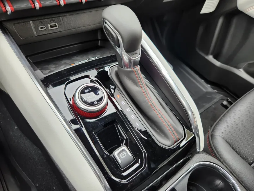 2026 GMC Canyon 4WD AT4X | Photo 26 of 29