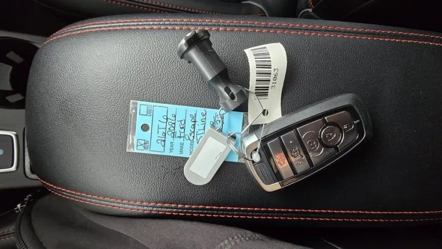 2026 Ford Escape | Photo 23 of 30