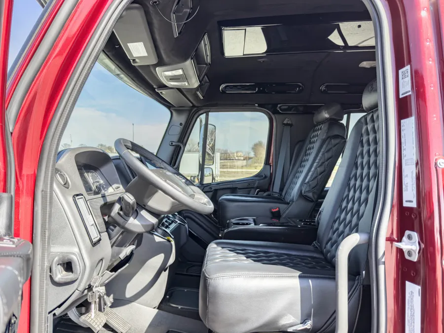 2024 Freightliner M2 106 Laredo | Photo 22 of 25