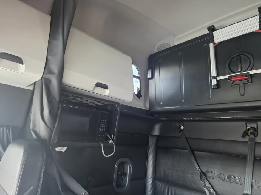 2023 Freightliner Cascadia 126 | Photo 14 of 22