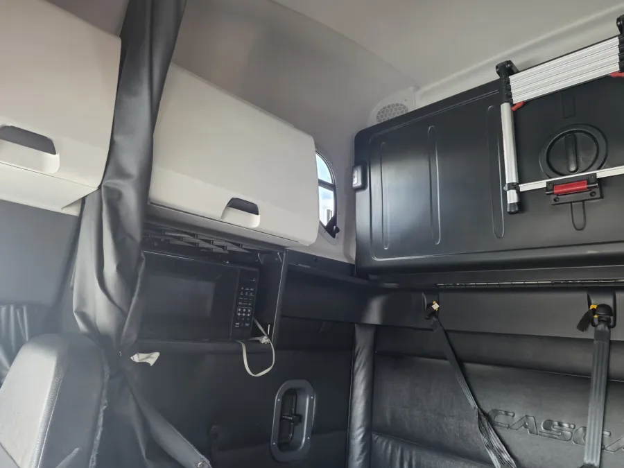 2023 Freightliner Cascadia 126 | Photo 14 of 22