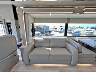 2022 Newmar King Aire 4533 | Thumbnail Photo 13 of 44