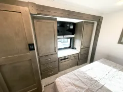 2026 Renegade Verona 40VBH | Thumbnail Photo 18 of 30