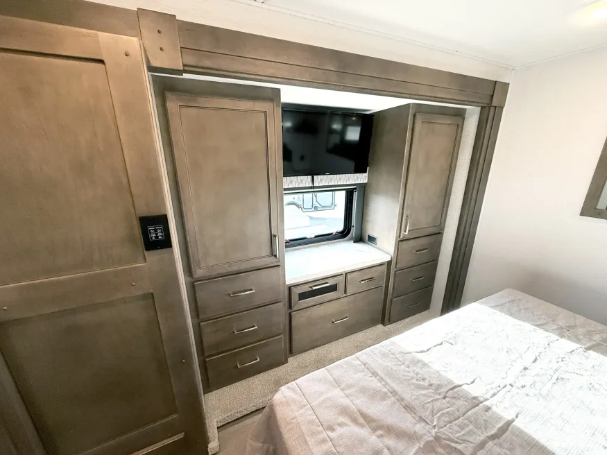 2026 Renegade Verona 40VBH | Photo 18 of 30