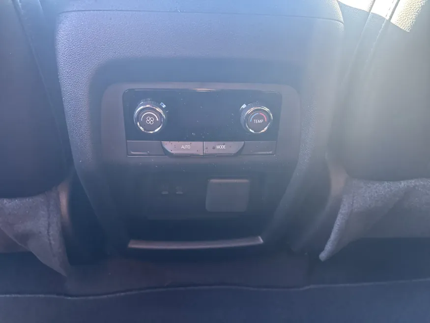 2026 Chevrolet Traverse AWD Z71 | Photo 12 of 26