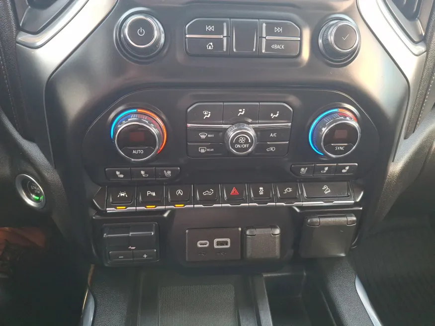 2020 Chevrolet Silverado 1500 LTZ | Photo 17 of 23