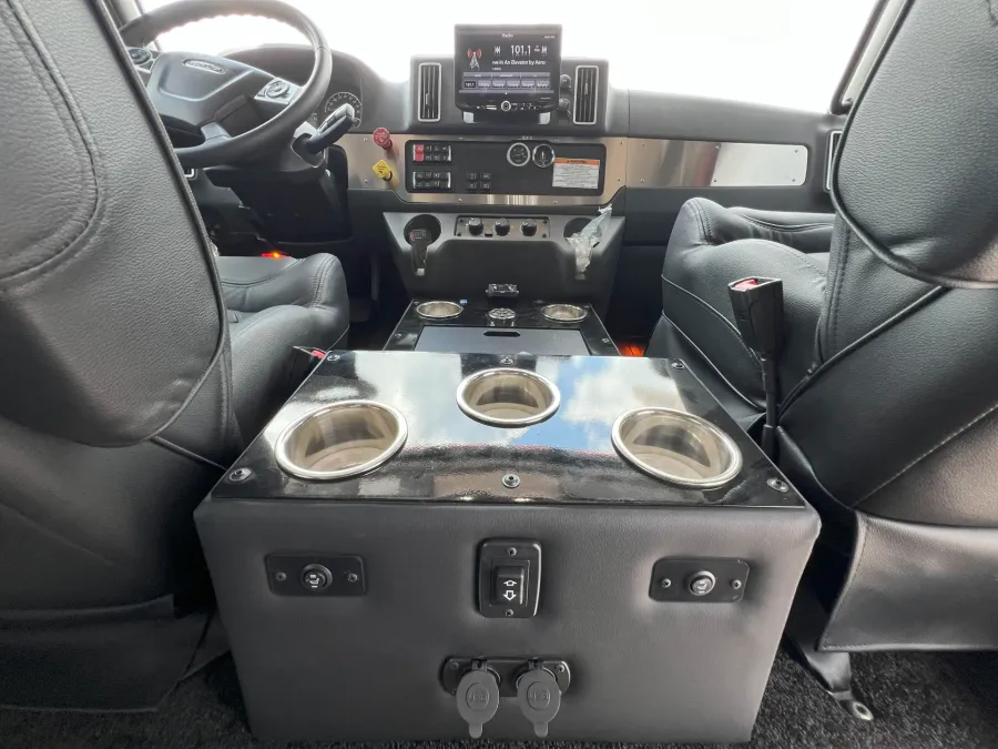 2024 Freightliner M2 106 Bolt | Photo 27 of 33