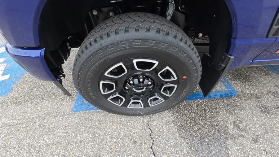 2026 Ford Super Duty F-350 | Photo 13 of 37