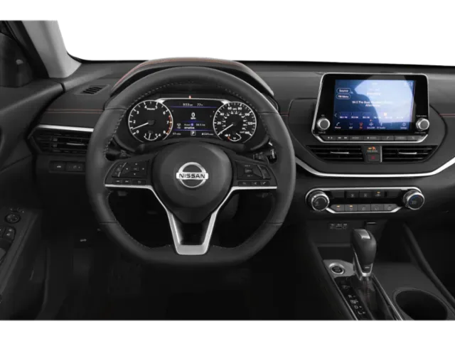 2022 Nissan Altima | Photo 3 of 12