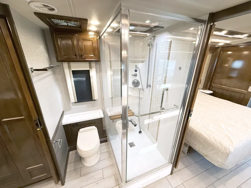 2022 Tiffin Allegro Bus 45OPP | Photo 17 of 32