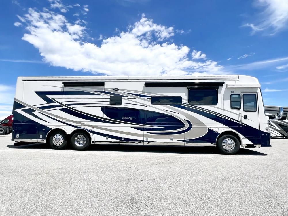 2023 Newmar London Aire 4569 | Photo 2 of 42