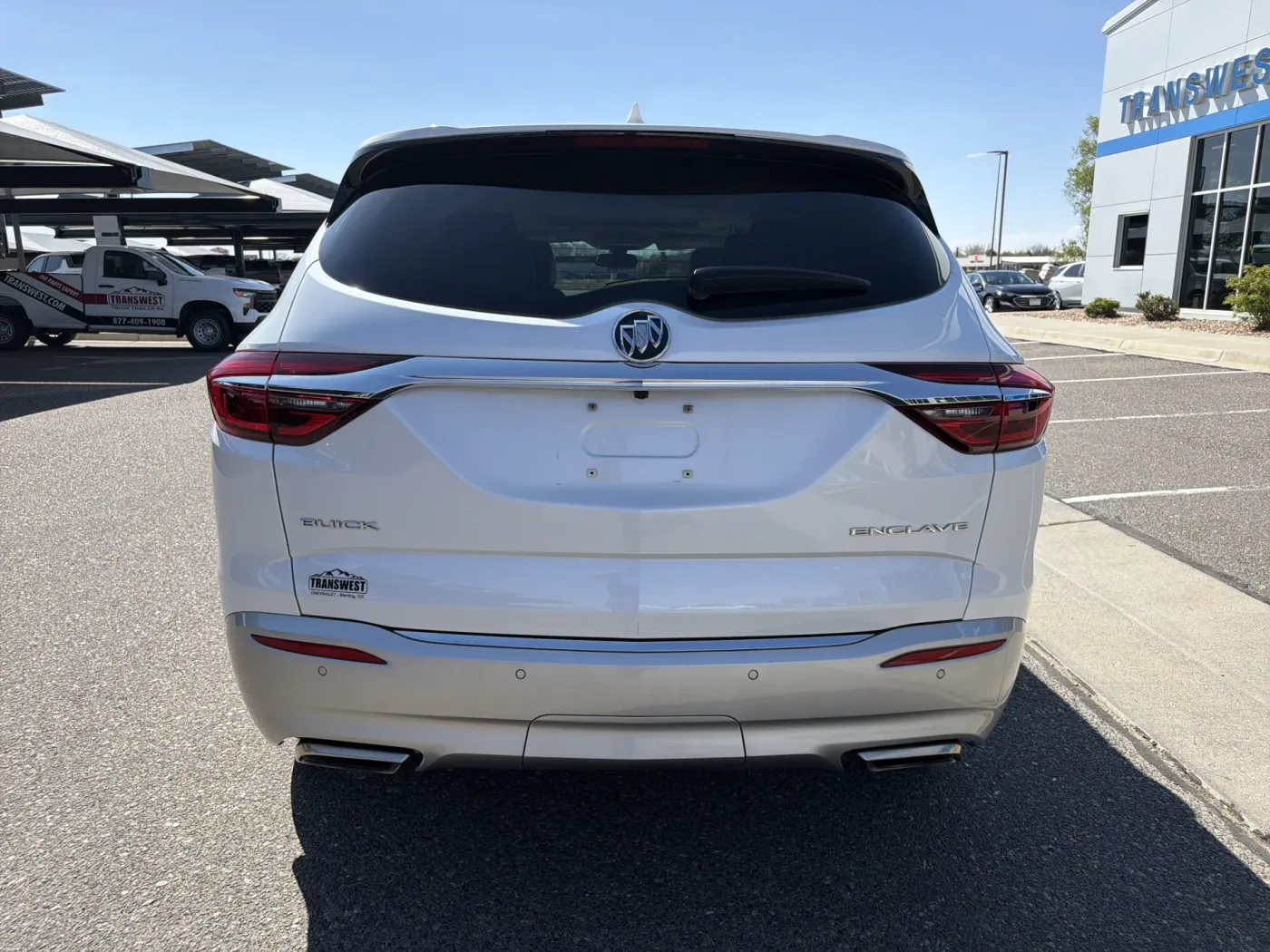 2018 Buick Enclave Essence | Photo 3 of 24