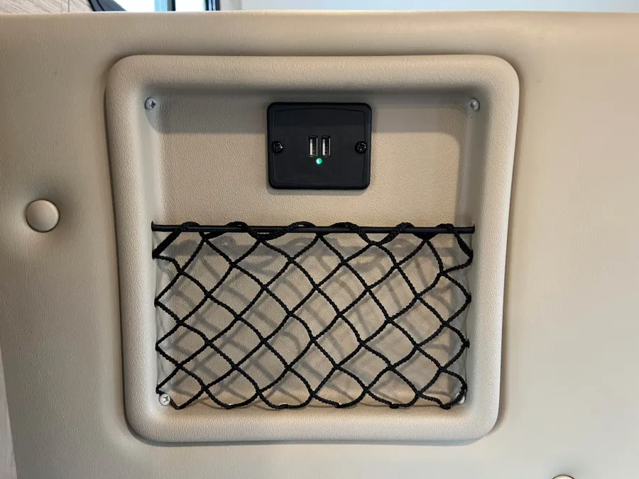 2022 Thor Four Winds 27R | Photo 15 of 37