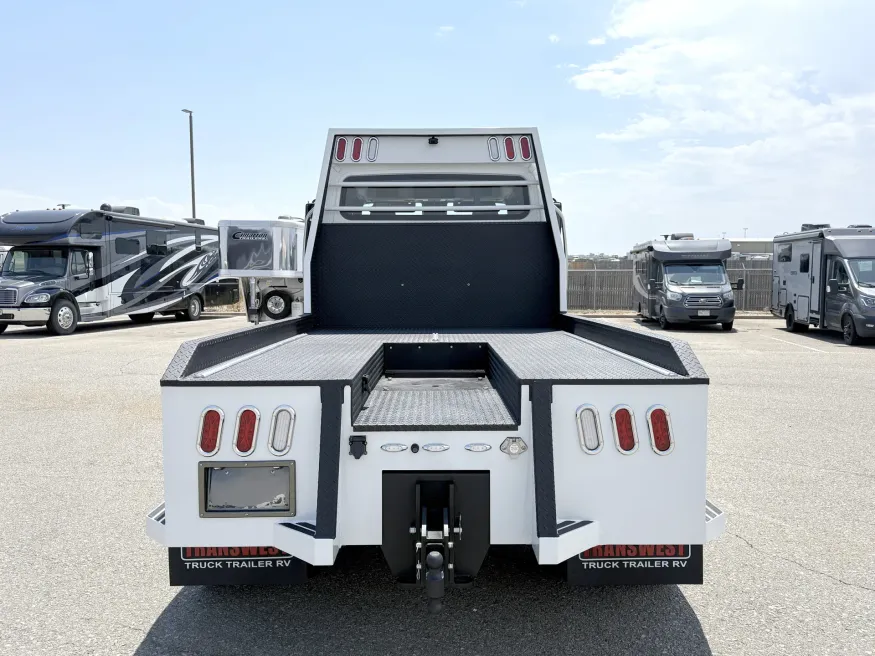 2026 Freightliner M2 112 SUMMIT HAULER | Photo 15 of 24