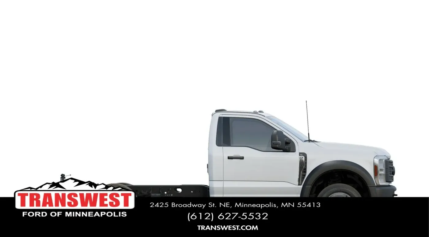 2024 Ford Super Duty F-550 XL | Photo 4 of 8