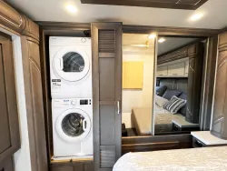 2026 Newmar Ventana 3512 | Thumbnail Photo 16 of 28