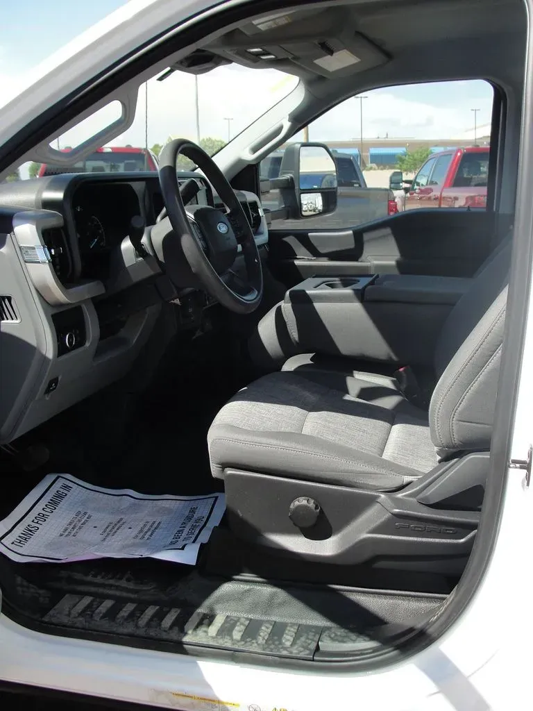 2023 Ford Super Duty F-450 XL | Photo 20 of 26