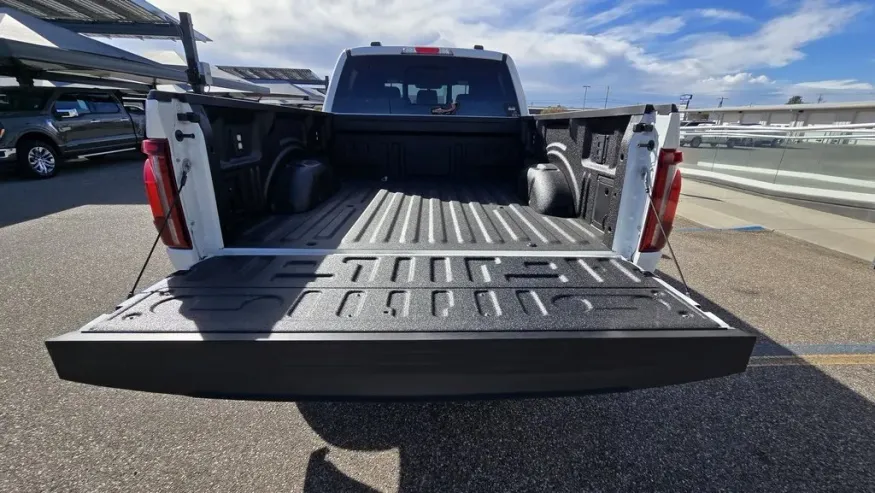 2025 Ford F-150 | Photo 8 of 32