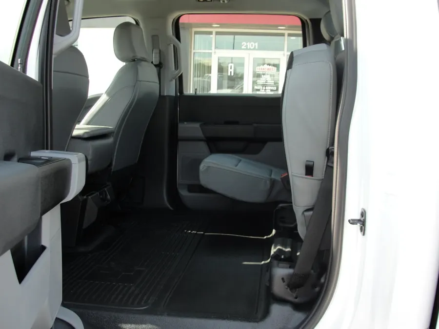 2025 Ford F-250 | Photo 12 of 15