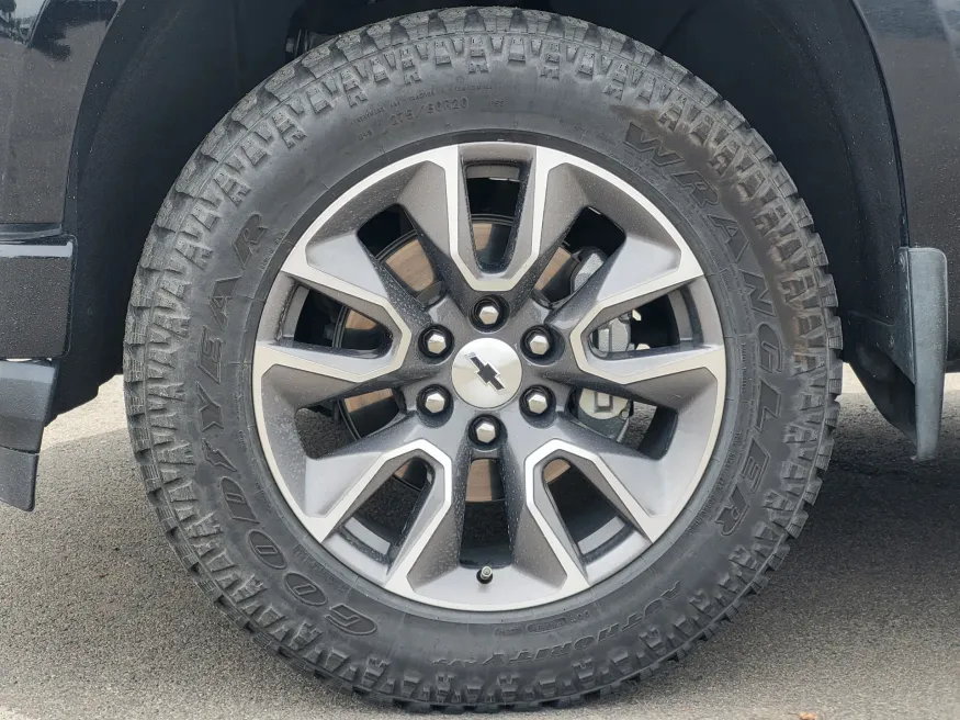 2021 Chevrolet Silverado 1500 RST | Photo 9 of 23