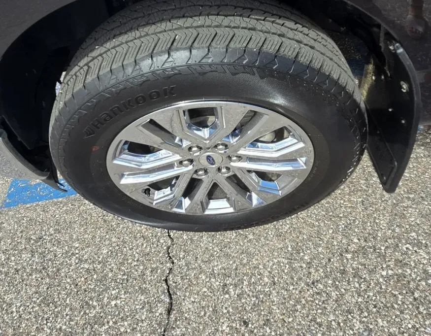 2024 Ford F-150 | Photo 10 of 32