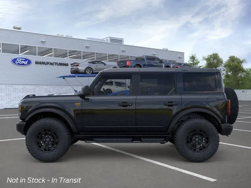 2026 Ford Bronco Badlands | Photo 2 of 24