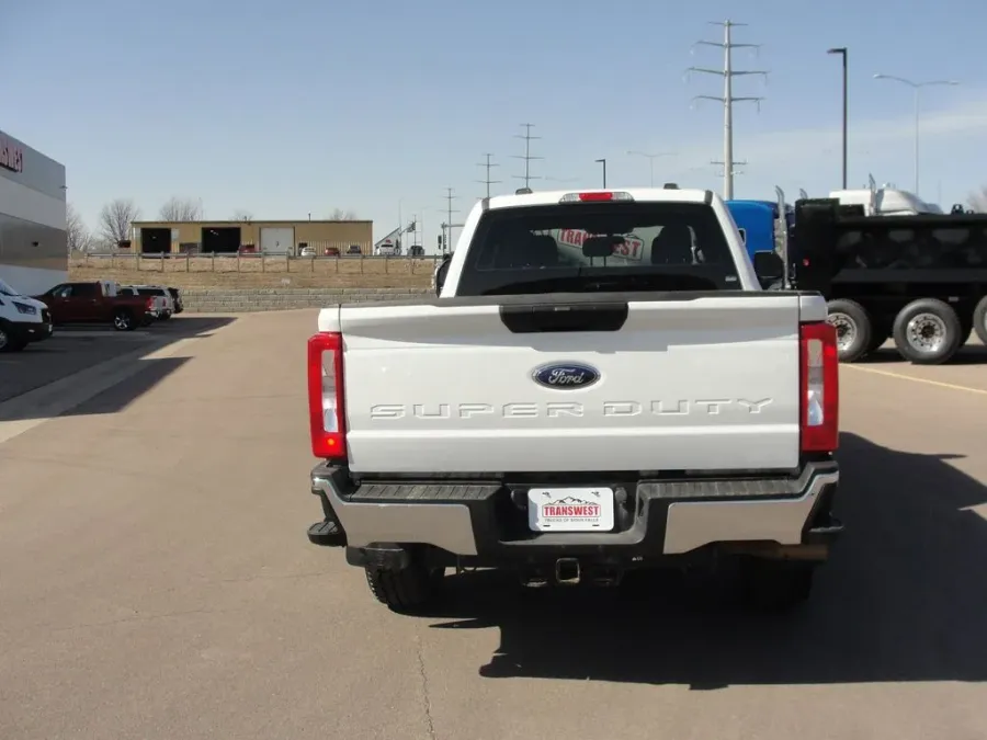 2023 Ford Super Duty F-350 XL | Photo 3 of 14