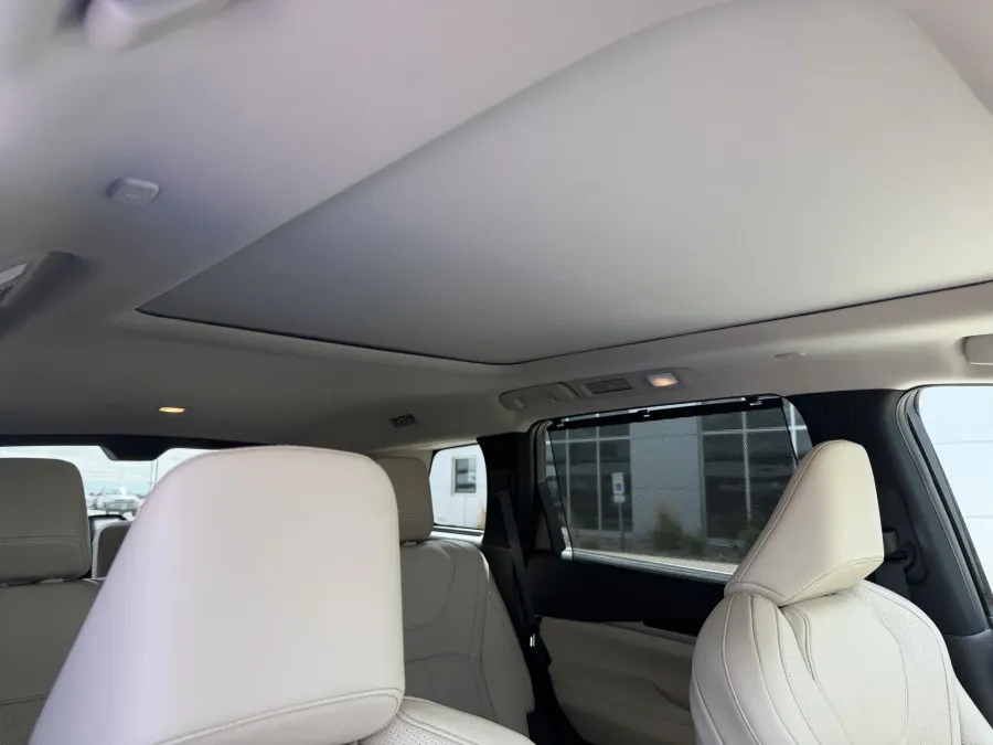 2025 Infiniti QX60 Sensory | Photo 17 of 25