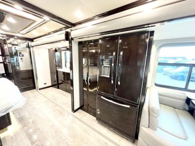 2020 Newmar King Aire 4531 | Thumbnail Photo 13 of 42