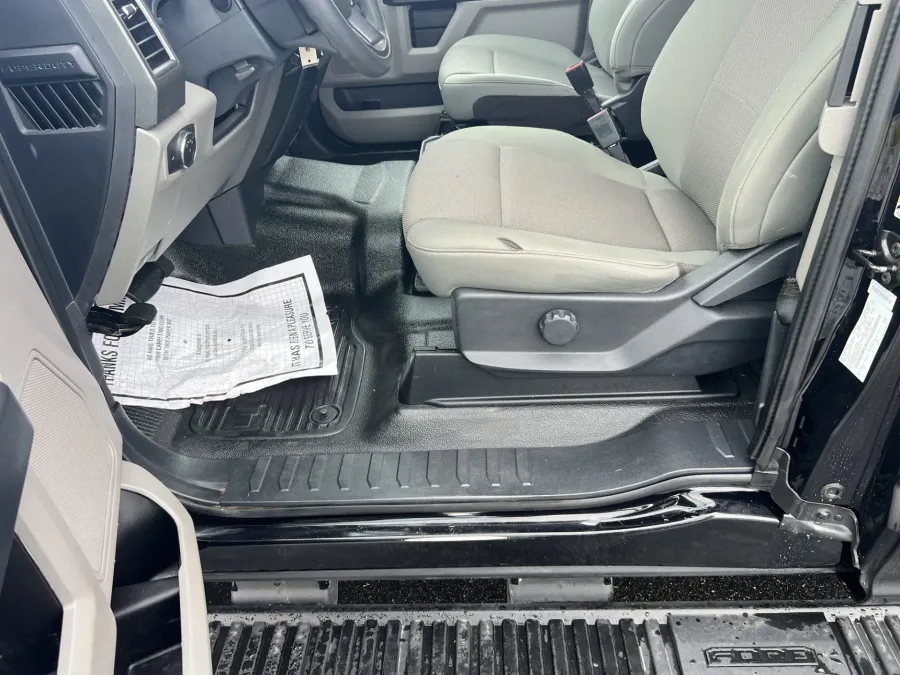 2022 Ford F-350 | Photo 2 of 15