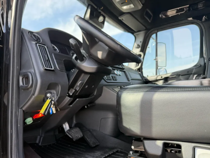 2024 Freightliner M2 112 Laredo | Photo 28 of 29