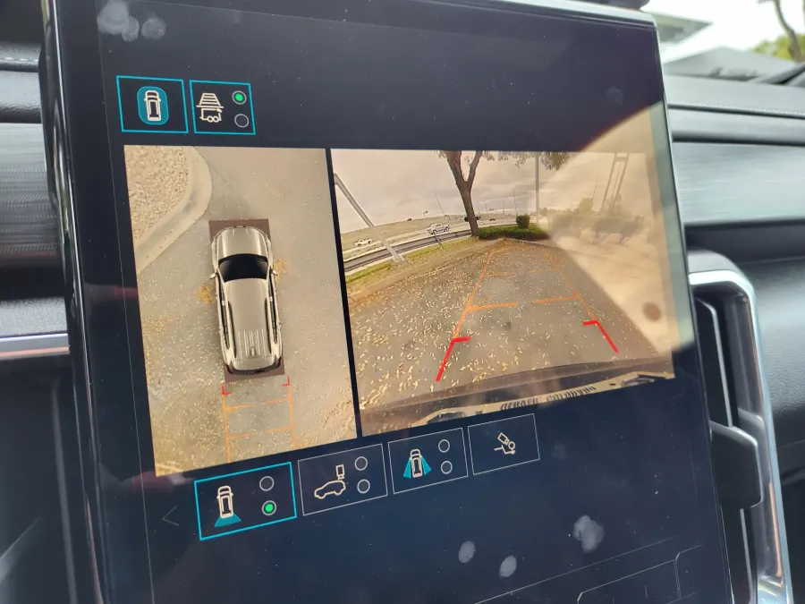 2025 GMC Acadia AWD Elevation | Photo 28 of 29